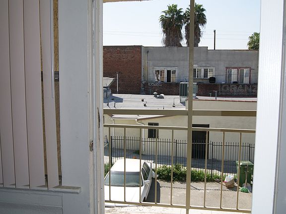 5th image of 4706 1/2 S Vermont Ave APT 1