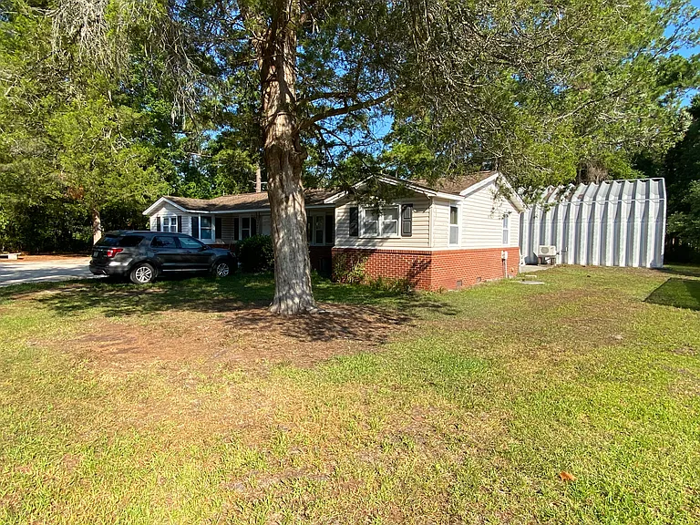 9266 Beach Dr — Photo 2