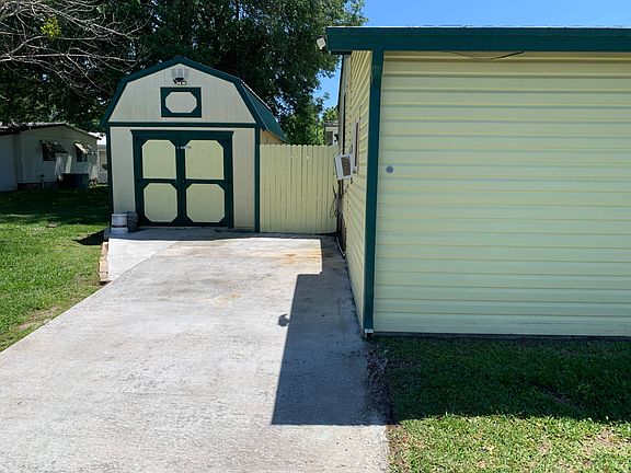 3rd image of 1000 Walker St Lot 188