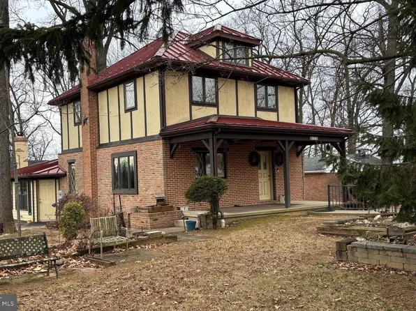 404 N Main St, Red Lion, PA 17356