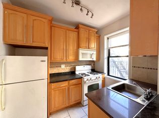 21-15 33rd St #B5, Astoria, NY 11105