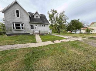 127 W Clark St, North English, IA 52316