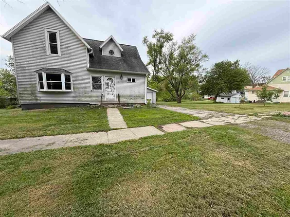 127 W Clark St, North English, IA 52316