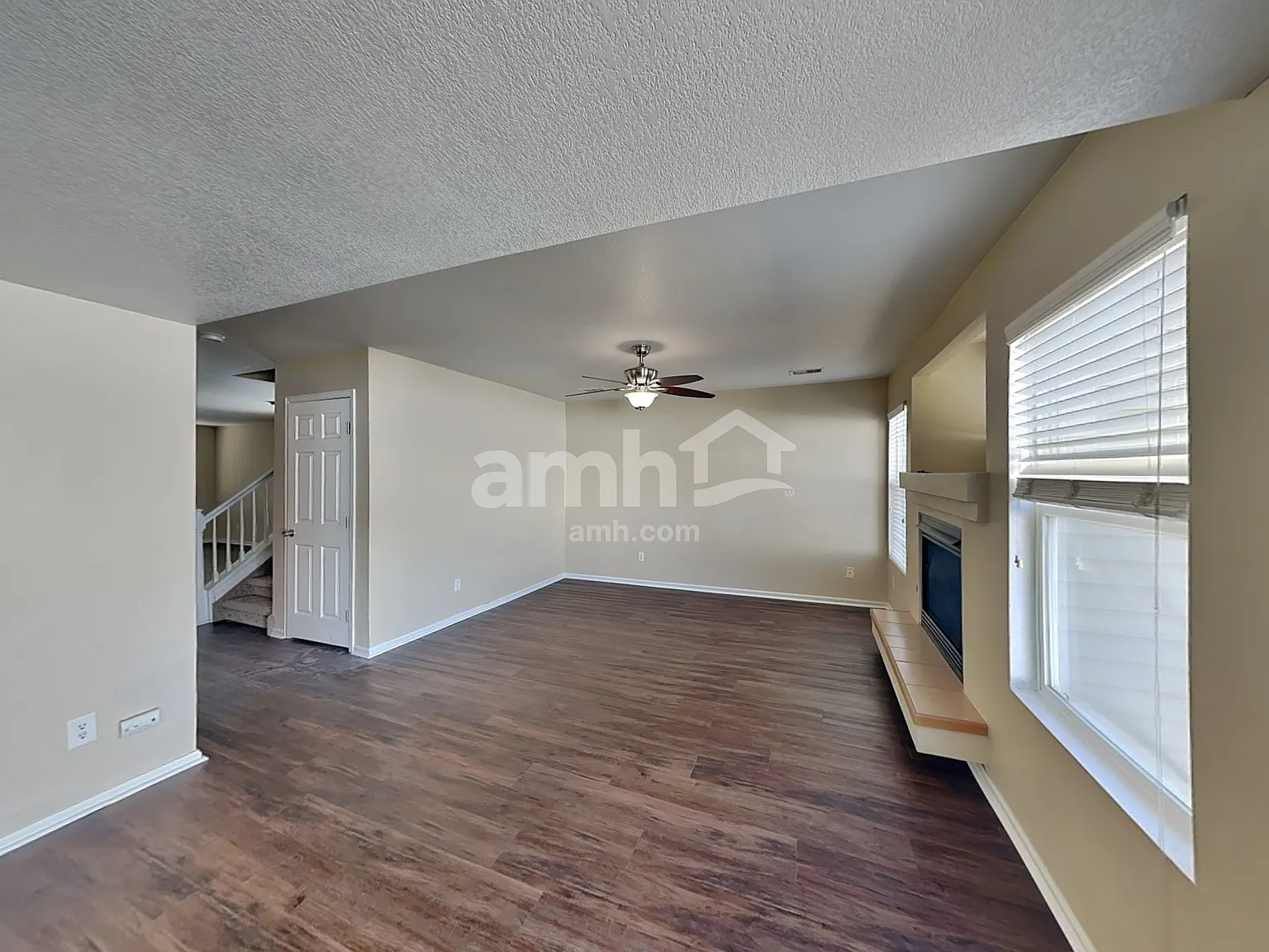 4 bed, 2.5 bath, 2138 sqft, $2,995 — Photo 4