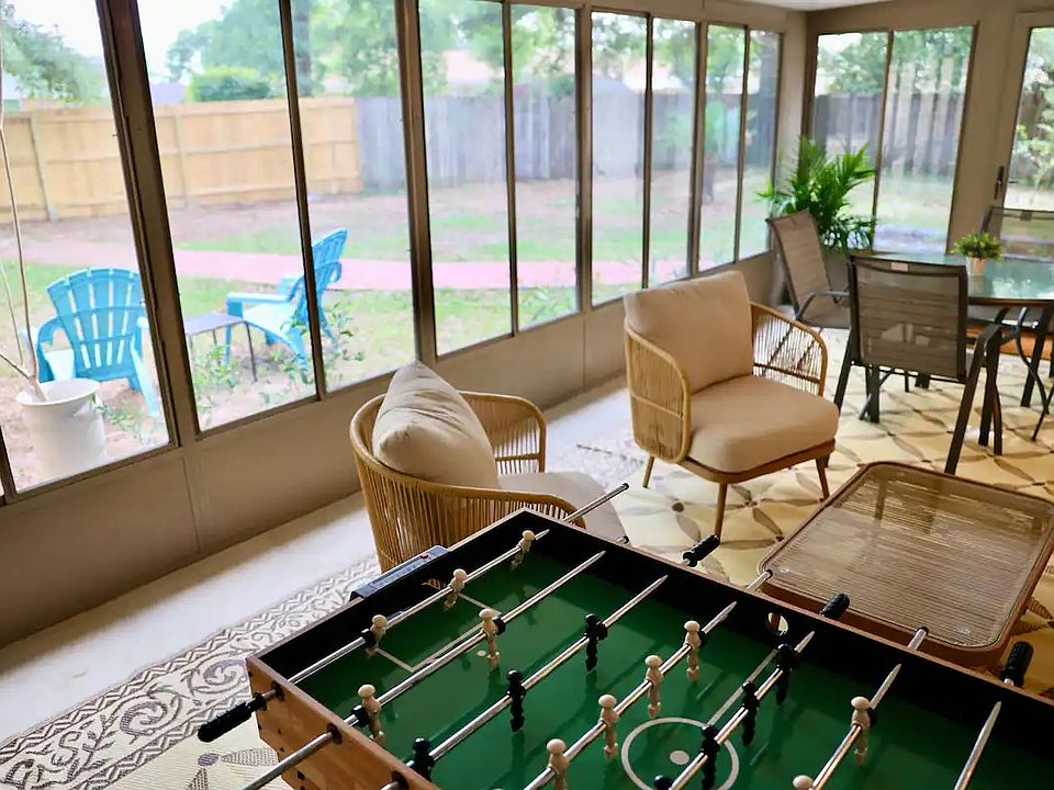 Enjoy games, relax and read a book or catch up with a loved one over a meal in this beautiful sunroom.