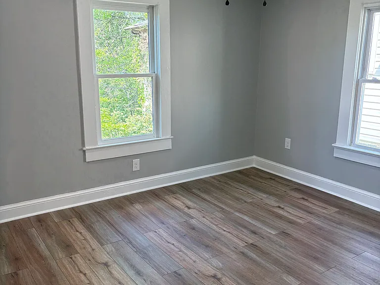 406 Realty St SW — Photo 6