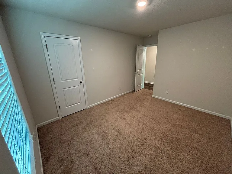 127 Sundew Rd — Photo 14
