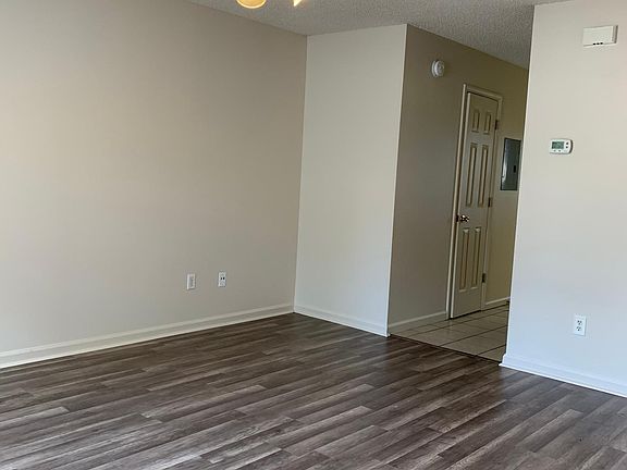 4th image of 709 W Kiehl Ave #B