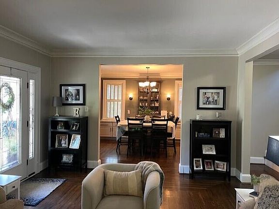 5th image of 90 Henry Ct