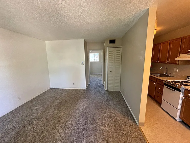 Taylor St Apartment — Photo 21