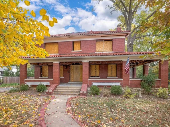 7331 Jarboe St, Kansas City, MO 64114