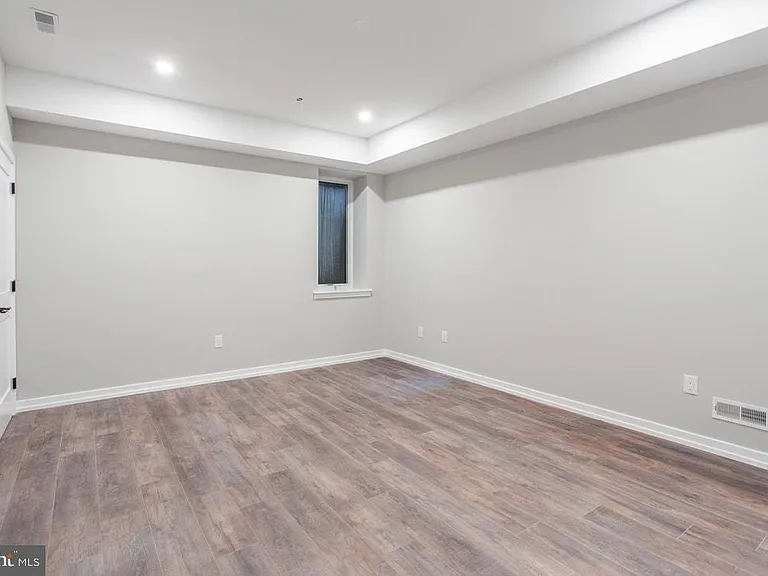 1619 Bainbridge St #1 — Photo 15