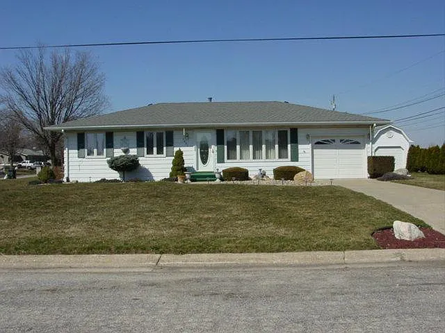 3501 Oakdale Ave photo 1