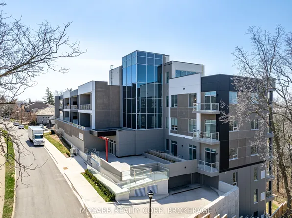 77 Yates St #401, Saint Catharines, ON L2R 5R7