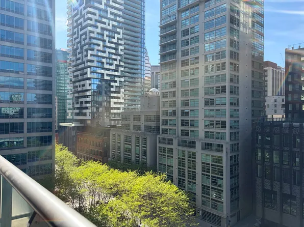 100 Church St #995, Toronto, ON M5C 3H9