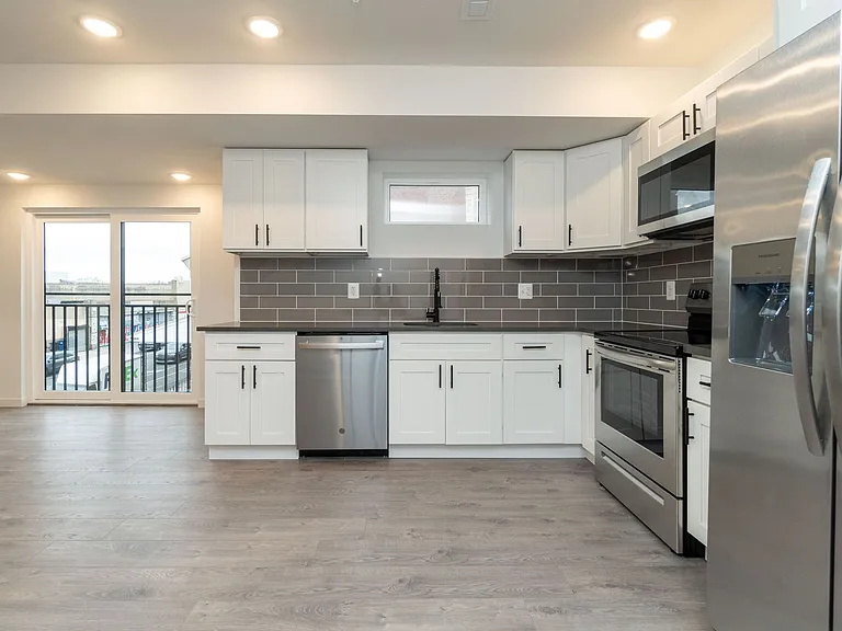5734 Walnut St — Photo 5