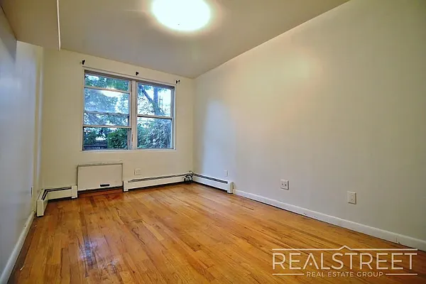 Rented by Real Street Inc | media 7