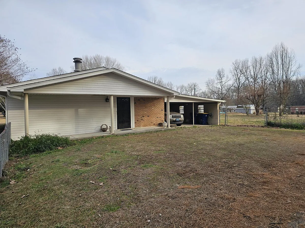 Building Photo - 501 Campground Rd
