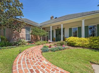 10707 Royal Ridge Ave, Baton Rouge, LA 70810