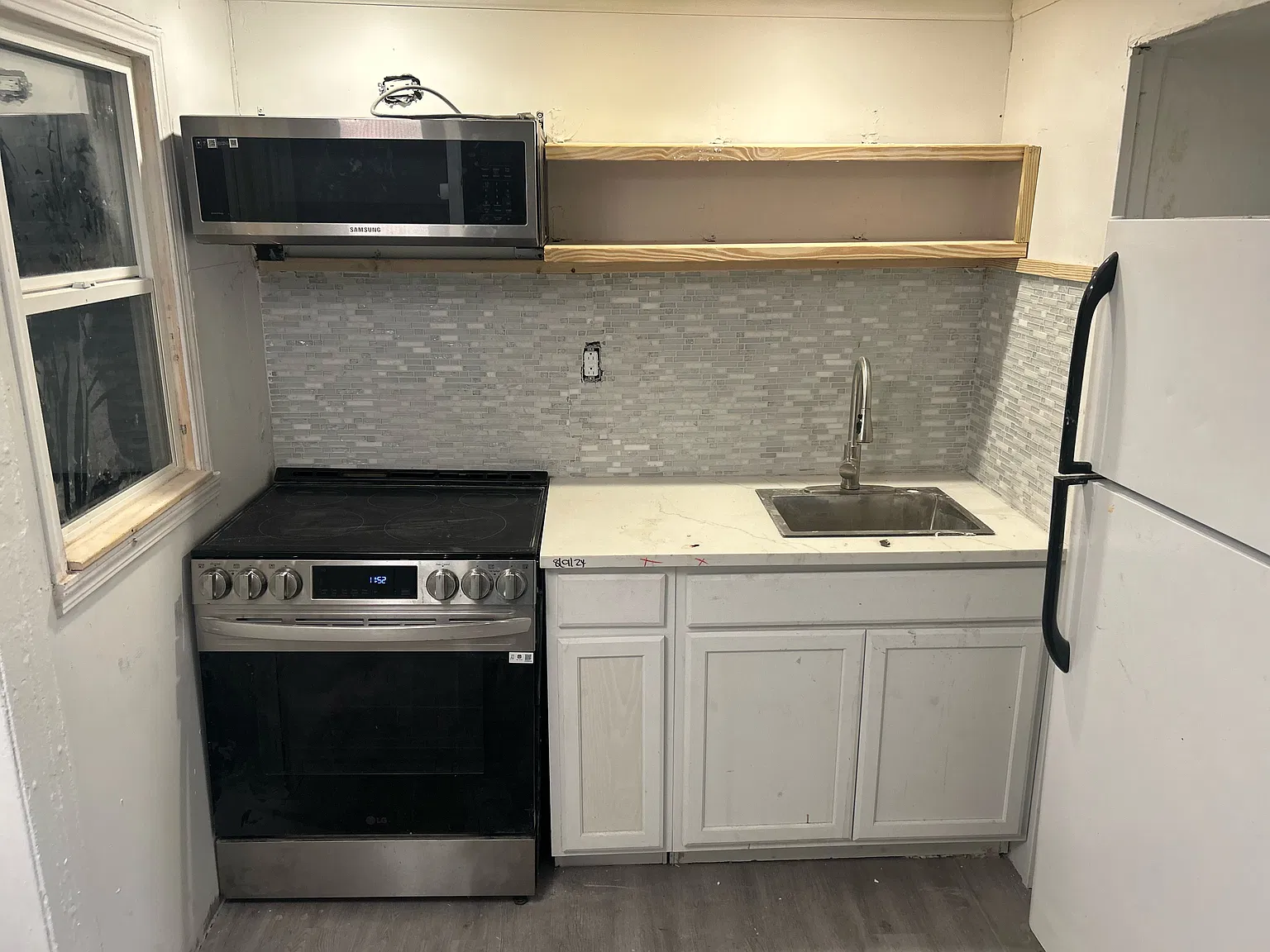 3 bed, 868 sqft, $980 — Photo 1