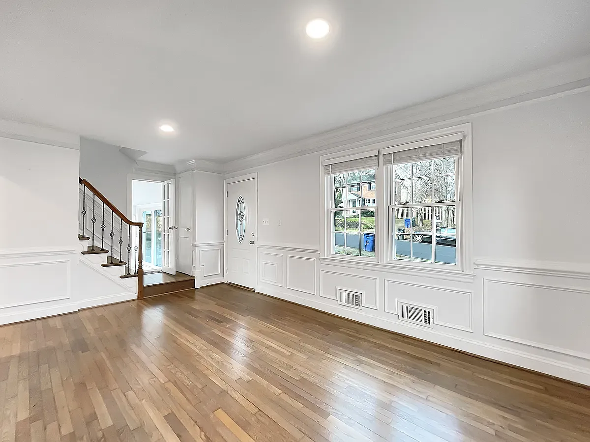 4 bed, 2200 sqft, $4,100 — Photo 4