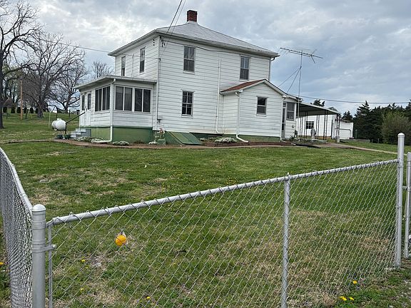 2nd image of 896 Capon Rd