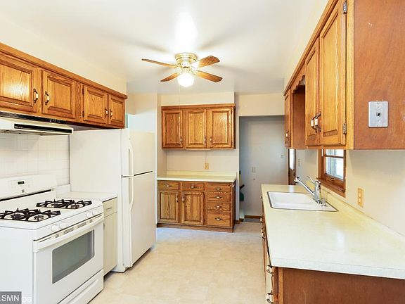 3rd image of 156 Bellwood Ave