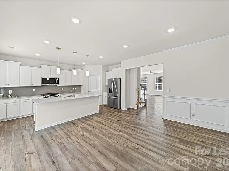 1104 Bandon Dr — Photo 12