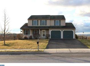 233 Ashford Dr, Douglassville, PA 19518