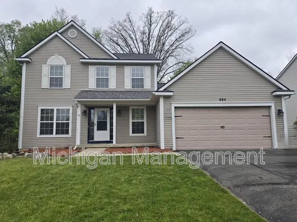 684 Glenlivet St, Howell, MI 48843