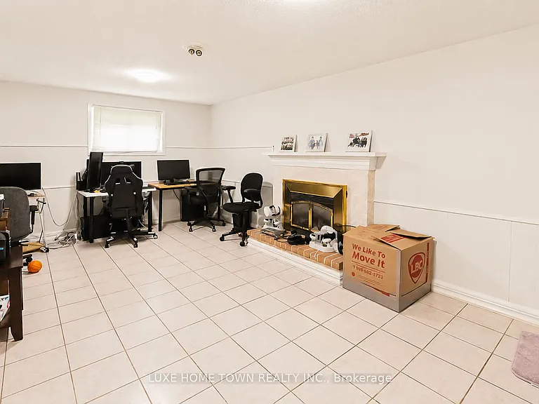762 Railton Ave — Photo 16