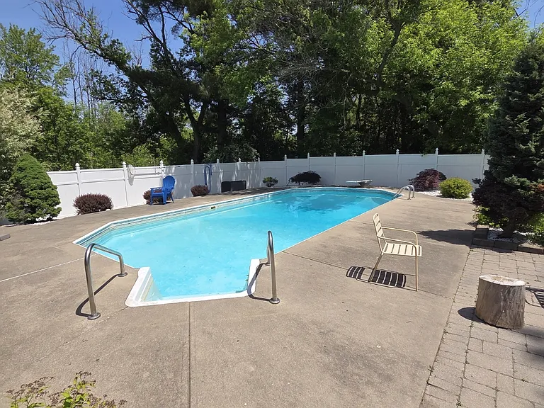 5746 S Bay Rd — Photo 29