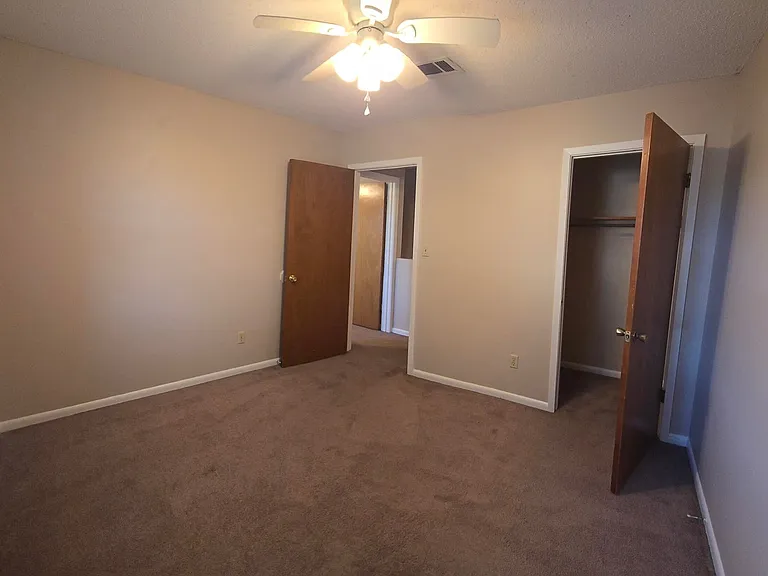 106 Valencia Dr — Photo 16