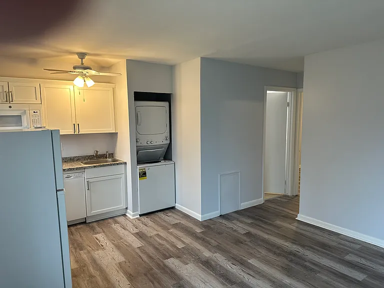 761 Adams St — Photo 17