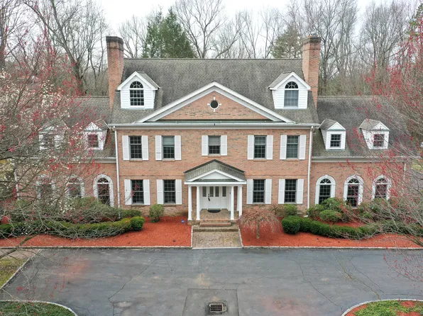 137 Talcott Notch Road, Farmington, CT 06032