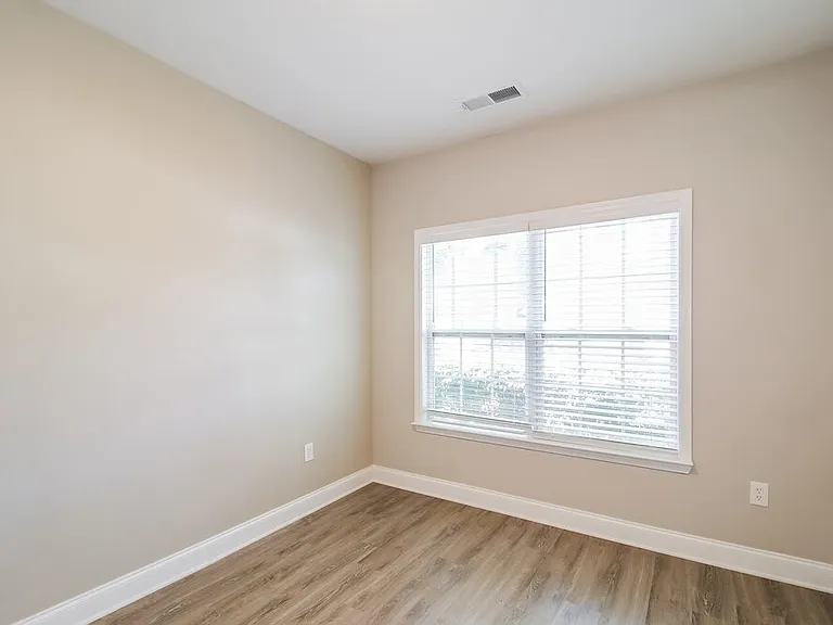 215 Village Park Dr — Photo 13