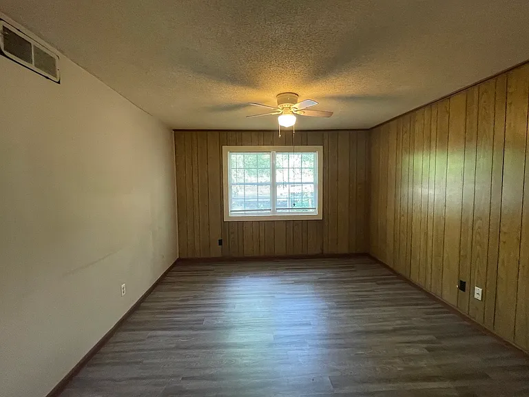 720 E Park Ave #6 — Photo 2
