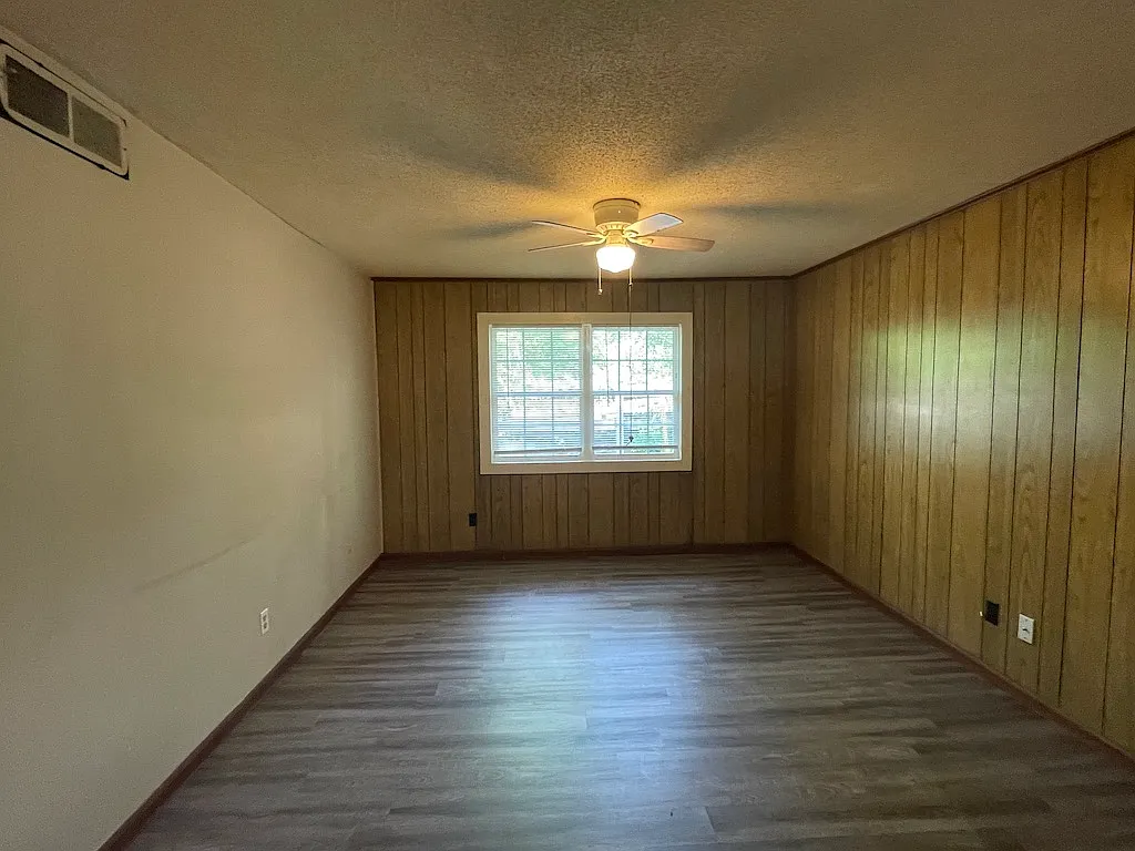 Building Photo - 720 E Park Ave #6