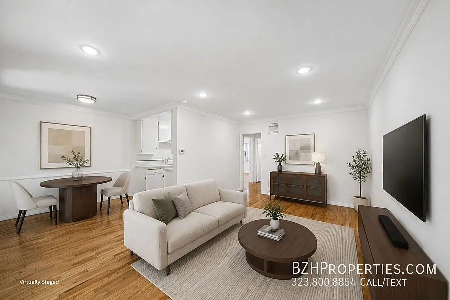 1 Bedroom in the Heart of West Hollywood with Pool Access — Photo 1