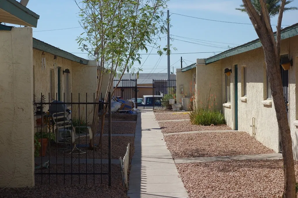 2 bed, 750 sqft, $1,250 — Photo 2