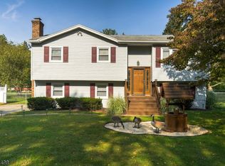 11 Meadow Ln, Andover, NJ 07821