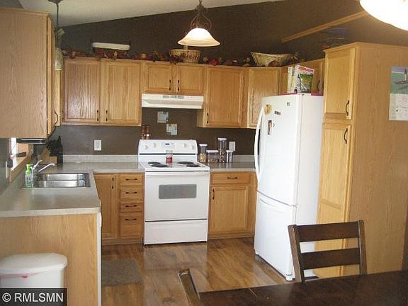 2nd image of 821 Heritage Trl
