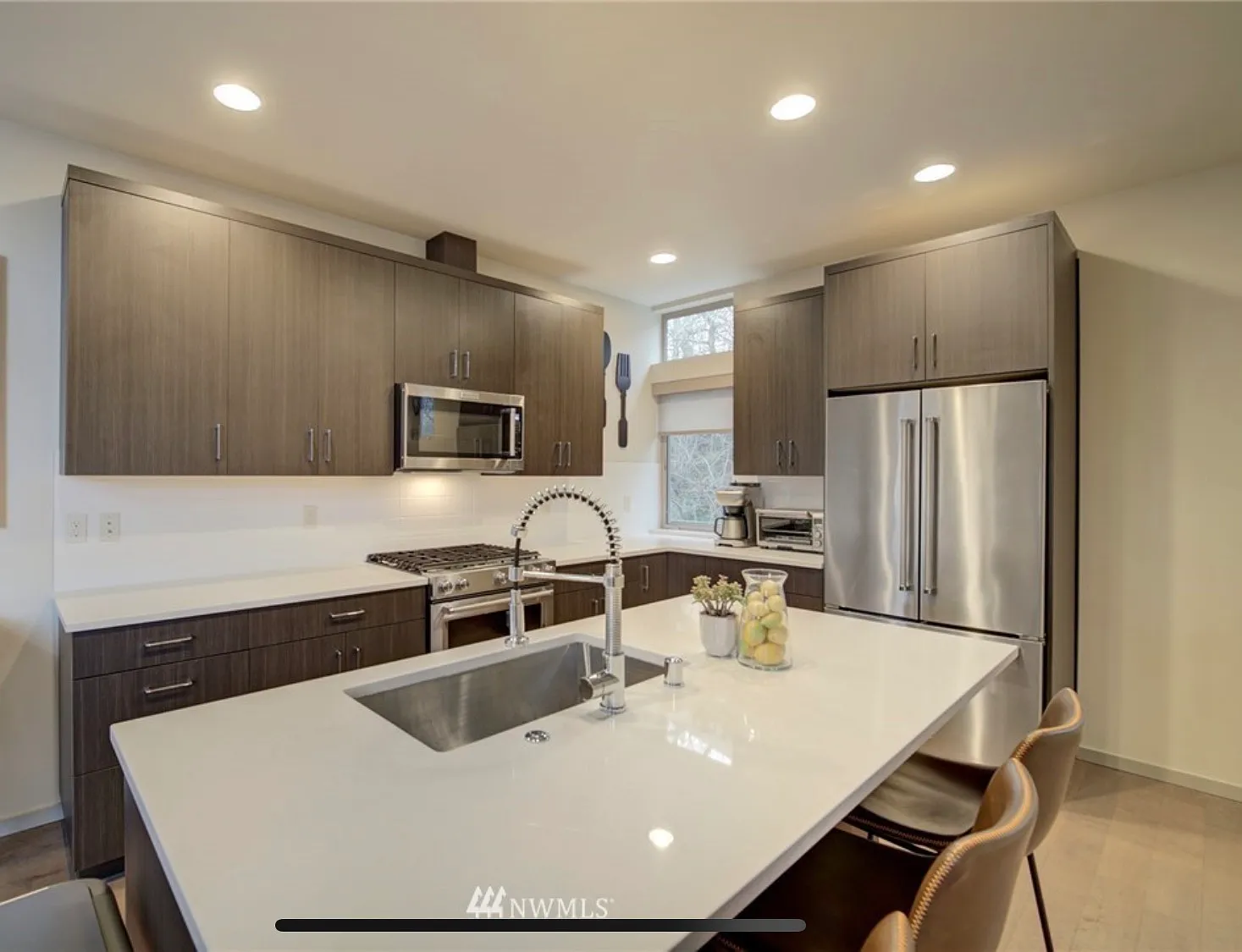 2 bed, 1398 sqft, $4,000 — Photo 4
