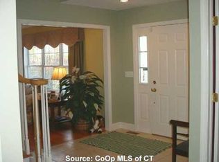 110 Old Farms E, Middletown, CT 06457