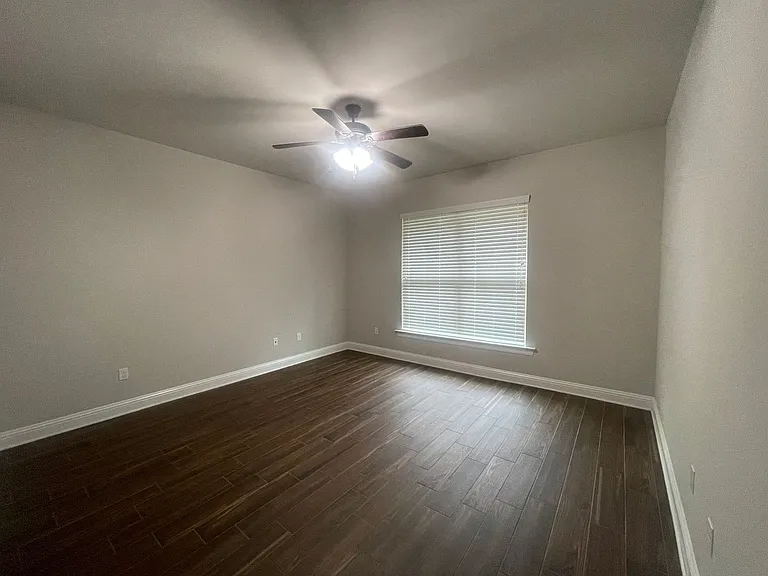 624 Riverscape Dr — Photo 8