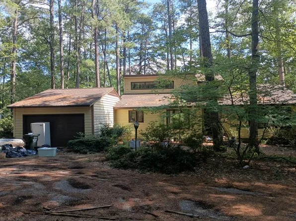 1708 Chateau Cir, Sanford, NC 27332