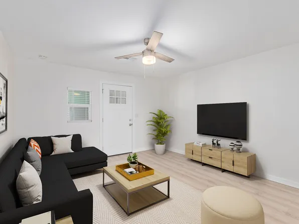 312 E Kinderman Dr, Avondale, AZ