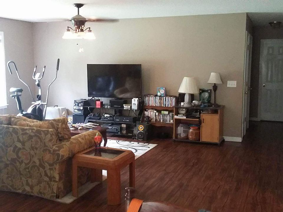 1st image of Evelyn Dr