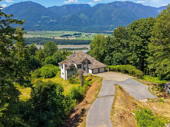 8439 Grand View Dr, Chilliwack, BC V2R 4A2