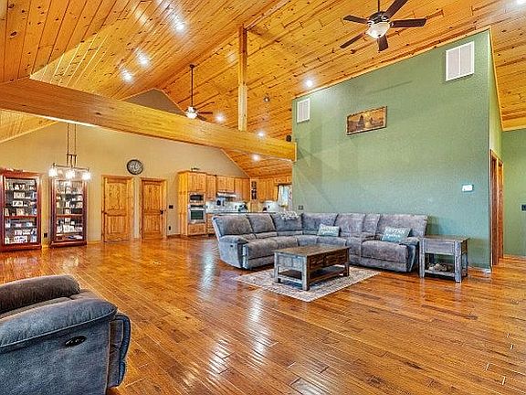 3rd image of 132 County Road 900